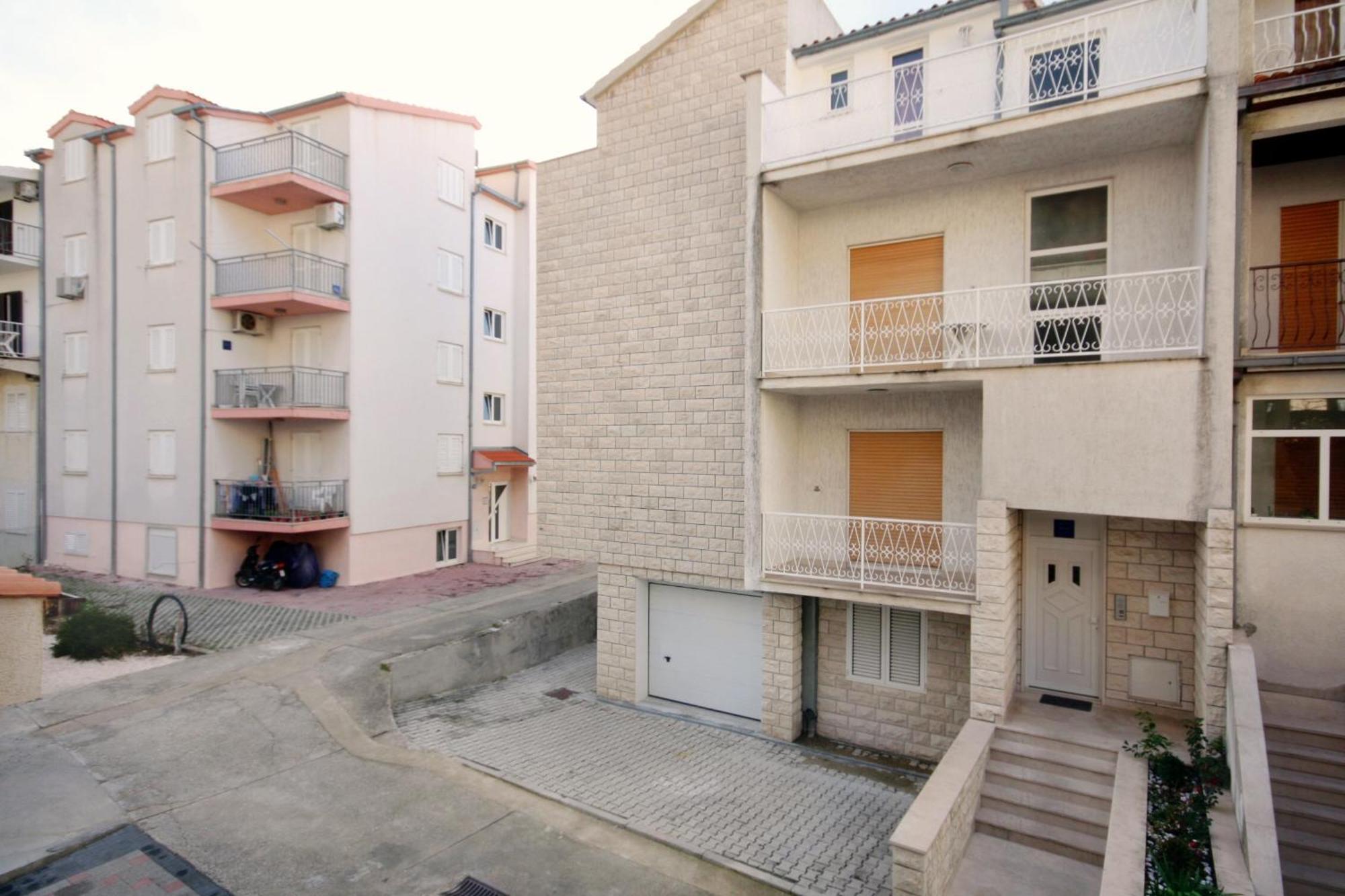 Apartments By The Sea Duce, Omis - 5973 Exterior photo